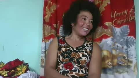 Snapshot of alypierette chatting on November 2025 04:03:02 AM alypierette online show from November 2025 04:03:02 AM