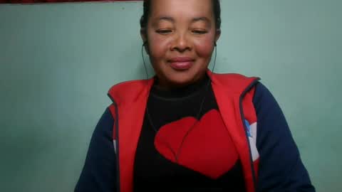 Snapshot of alypierette chatting on June 2026 04:57:01 PM alypierette online show from June 2026 04:57:01 PM