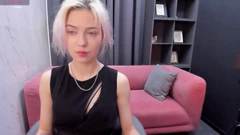 Alysia online show from October 2025 02:03:02 PM