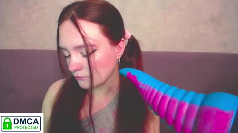 Alyssa online show from November 2025 04:12:01 AM