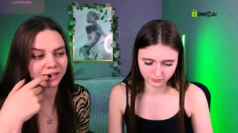 Snapshot of alyssamoan chatting on November 2025 11:35:01 AM alyssamoan online show from November 2025 11:35:01 AM