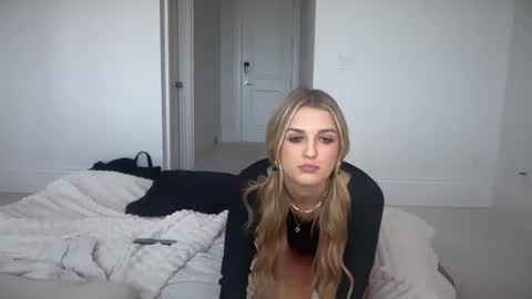 Snapshot of alyssastonee chatting on September 2025 09:31:02 PM alyssastonee online show from September 2025 09:31:02 PM