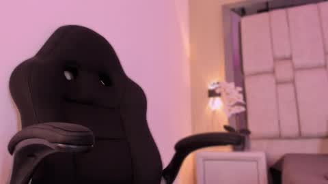 Snapshot of alysslender chatting on December 2025 11:26:02 AM Alys online show from December 2025 11:26:02 AM