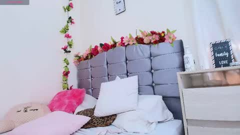 Isabella online show from May 2026 07:20:01 PM