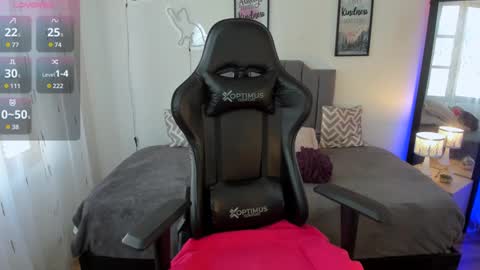 Snapshot of amaia_monet chatting on September 2025 08:30:01 PM Hi Im AmaiaHelp me reach 100 likes online show from September 2025 08:30:01 PM