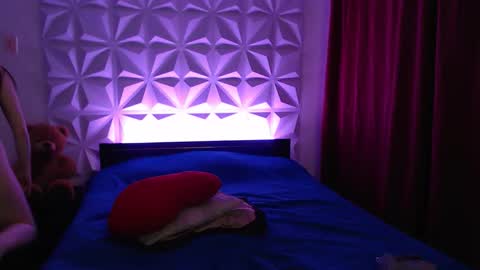 Amalett online show from October 2025 12:33:02 AM