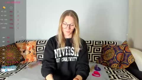 Amalia online show from November 2025 08:03:01 AM