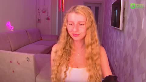 Snapshot of amaliaqueen999 chatting on October 2025 01:17:01 PM Amalia online show from October 2025 01:17:01 PM