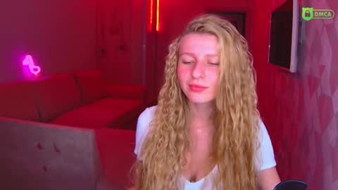 Snapshot of amaliaqueen999 chatting on November 2025 03:25:01 PM Amalia online show from November 2025 03:25:01 PM