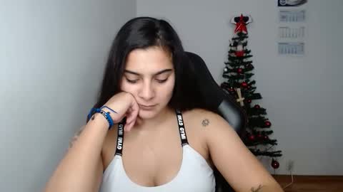 The queen of the biceps  online show from December 2025 12:09:02 AM