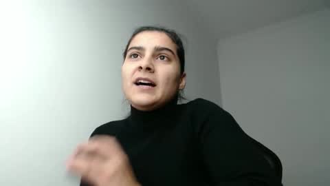 The queen of the biceps  online show from January 2026 10:15:01 PM