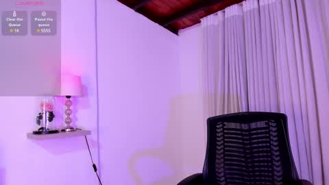 Luisa online show from February 2025 03:12:01 AM