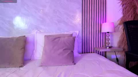 Luisa online show from September 2025 01:49:01 AM