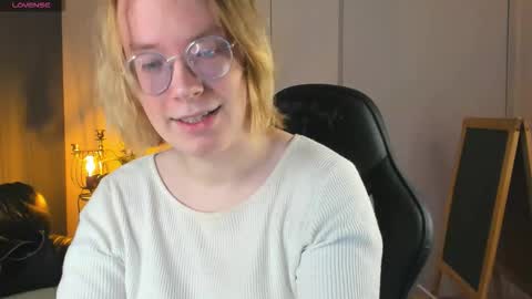 Snapshot of amanda_butlerr chatting on October 2025 09:55:02 AM Hi im Amanda online show from October 2025 09:55:02 AM