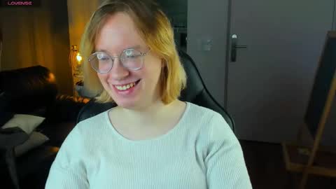 Snapshot of amanda_butlerr chatting on November 2025 02:54:01 PM Hi im Amanda online show from November 2025 02:54:01 PM