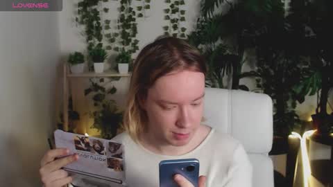 Snapshot of amanda_butlerr chatting on December 2025 10:09:01 AM Hi im Amanda online show from December 2025 10:09:01 AM