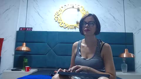 amanda_ramirez online show from December 2025 09:34:02 PM