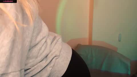 Snapshot of amandasentin chatting on November 2025 08:38:02 AM Amanda online show from November 2025 08:38:02 AM