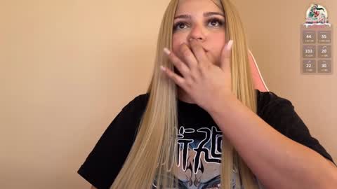 Snapshot of amandhaaa chatting on December 2024 07:33:01 PM Amandha online show from December 2024 07:33:01 PM