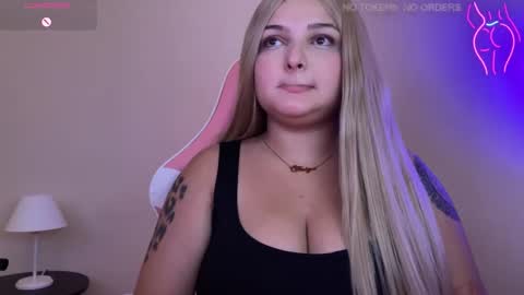 Snapshot of amandhaaa chatting on March 2025 08:16:02 PM Amandha online show from March 2025 08:16:02 PM