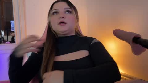 Snapshot of amandhaaa chatting on November 2025 01:06:02 AM Amandha online show from November 2025 01:06:02 AM