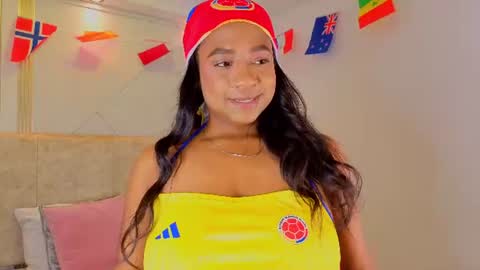 Snapshot of amara_queen_ chatting on June 2026 02:29:02 PM Amara online show from June 2026 02:29:02 PM
