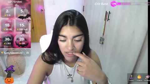 Snapshot of amara_silk chatting on October 2025 02:23:02 AM amara_silk online show from October 2025 02:23:02 AM