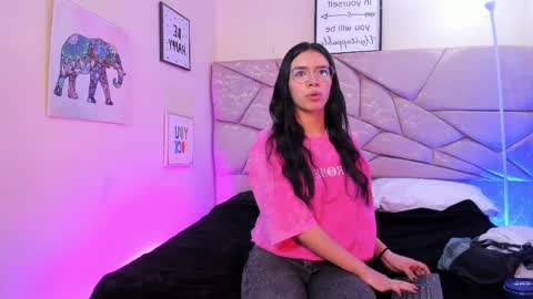 amara velle  online show from April 2026 01:01:01 PM