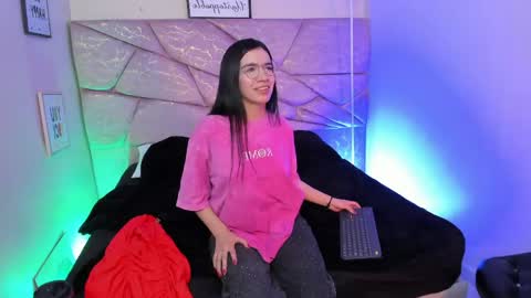 amara velle  online show from April 2026 01:14:01 PM