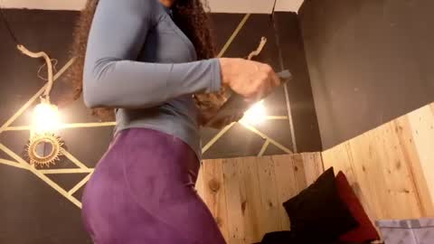 amara_vex online show from June 2026 12:15:01 PM