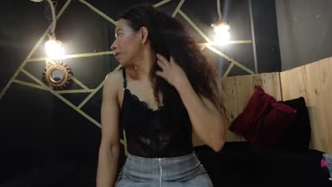 amara_vex online show from July 2026 12:40:02 PM