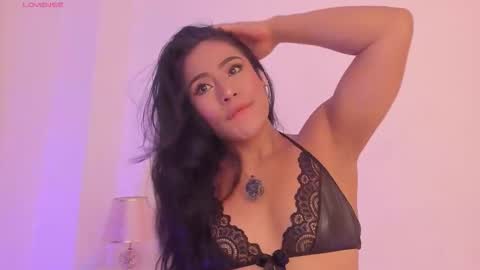 Amara online show from November 2025 04:25:02 AM