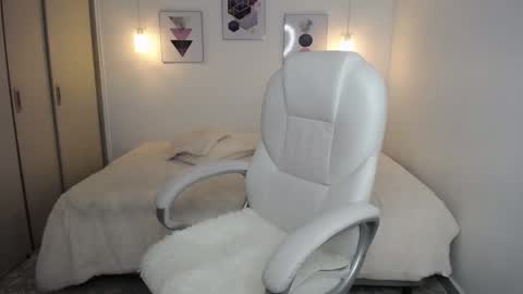 Amarantha online show from September 2025 01:33:02 PM