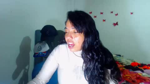 Amara Julia online show from November 2025 08:12:01 PM
