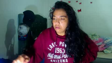 Amara Julia online show from December 2025 06:13:02 PM