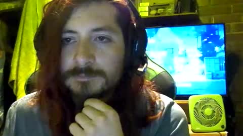 Snapshot of amaru_bf_experience chatting on December 2025 01:22:02 AM Amaru online show from December 2025 01:22:02 AM