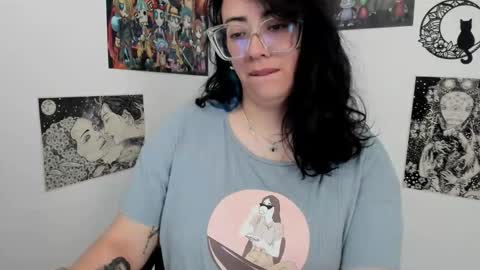 Snapshot of amaryllis_vizcaya chatting on October 2025 09:02:01 PM Katt online show from October 2025 09:02:01 PM