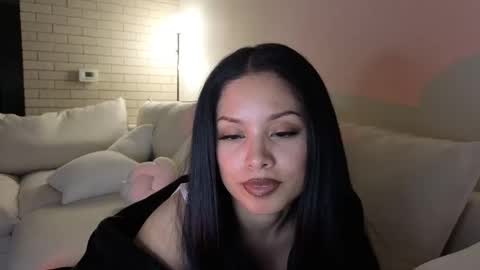 amaya_floress online show from April 2026 05:49:01 AM
