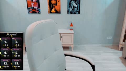 Snapshot of amazing_alina chatting on February 2025 03:42:01 AM Alina online show from February 2025 03:42:01 AM