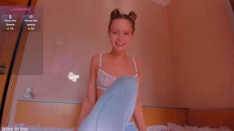 Snapshot of amazing_roxana chatting on October 2025 08:35:02 AM Roxy online show from October 2025 08:35:02 AM