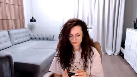 Snapshot of amazingeyes89 chatting on March 2025 10:06:02 AM Izza online show from March 2025 10:06:02 AM