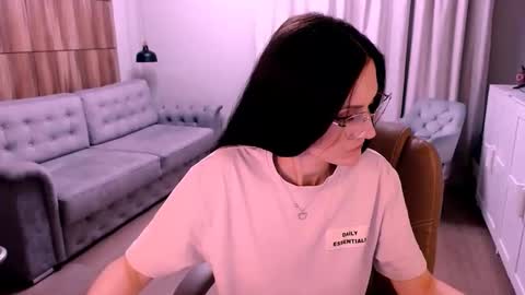 Izza online show from March 2026 03:18:01 PM