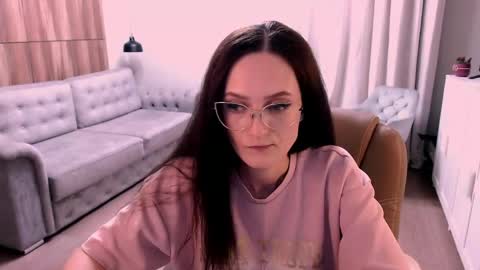 Snapshot of amazingeyes89 chatting on May 2026 01:30:02 PM Izza online show from May 2026 01:30:02 PM