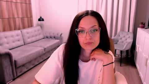 Snapshot of amazingeyes89 chatting on May 2026 11:40:01 AM Izza online show from May 2026 11:40:01 AM