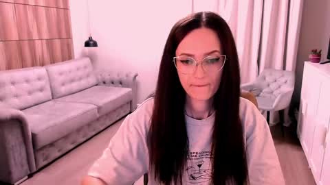 Snapshot of amazingeyes89 chatting on May 2026 01:40:02 PM Izza online show from May 2026 01:40:02 PM