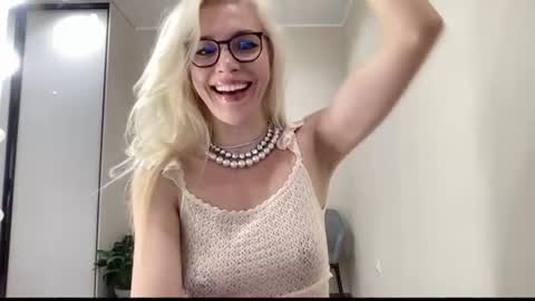 Kelly online show from August 2026 09:19:01 AM