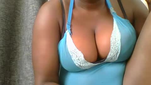 Snapshot of ambar_jasiri chatting on December 2024 08:13:01 AM Mia online show from December 2024 08:13:01 AM