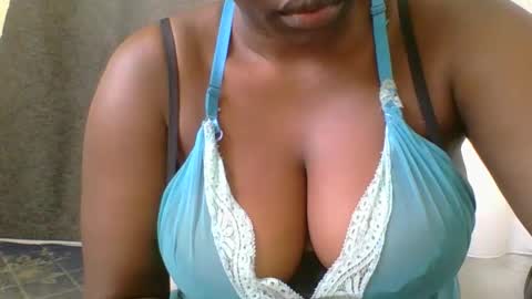 Snapshot of ambar_jasiri chatting on November 2025 10:27:01 AM Mia online show from November 2025 10:27:01 AM