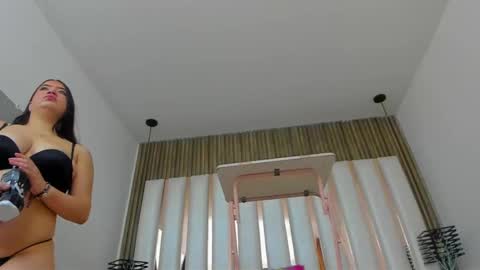 Snapshot of ambargills chatting on November 2025 02:06:01 PM AmbarGills online show from November 2025 02:06:01 PM