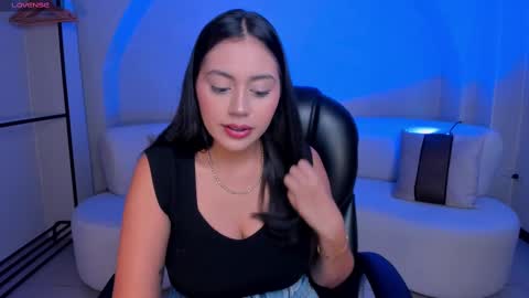 Snapshot of ambarjames_ chatting on October 2025 12:03:01 PM Ambar online show from October 2025 12:03:01 PM